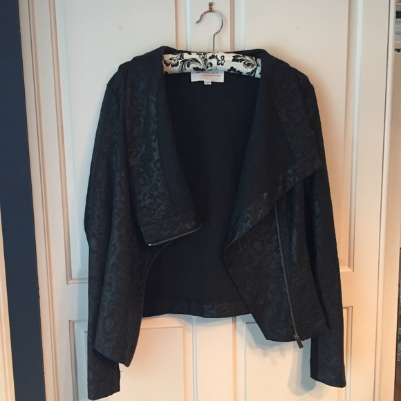 Two by Vince Camuto | Black Moto Jacket | Medium - Picture 3 of 7